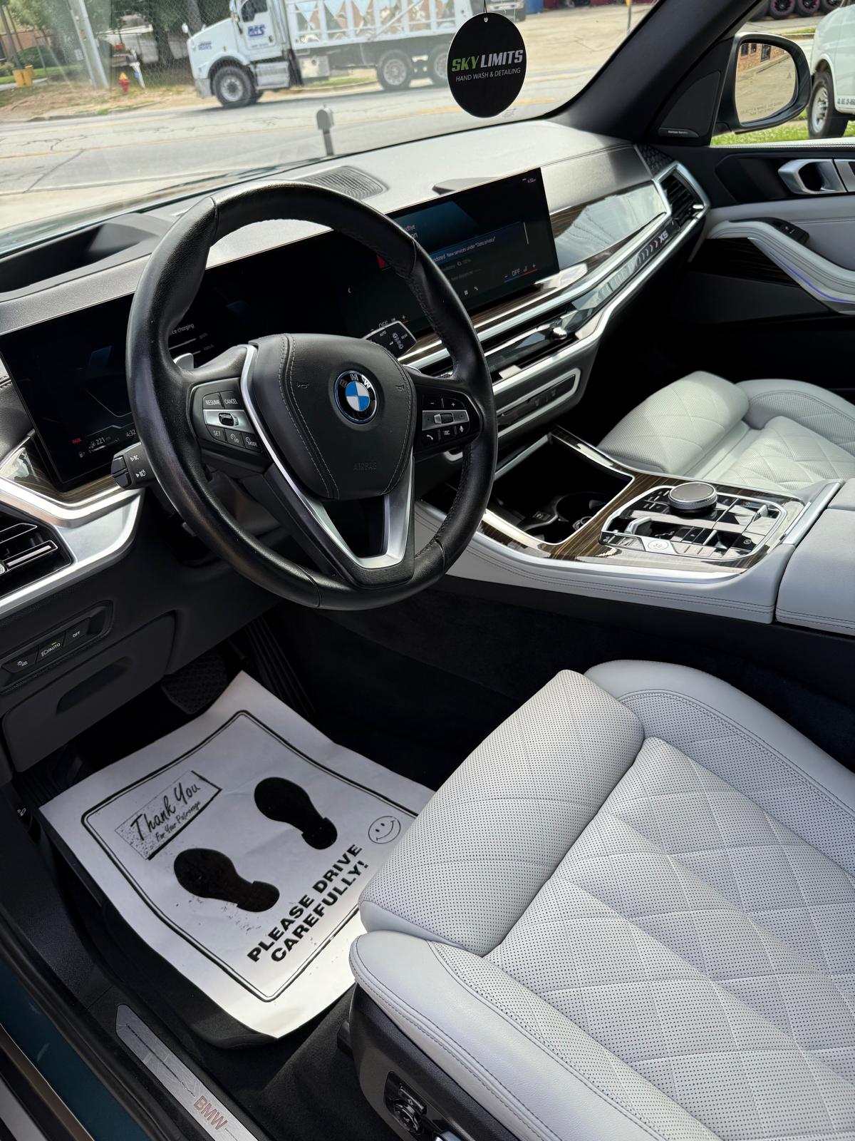 Detailed vehicle — finishing touches