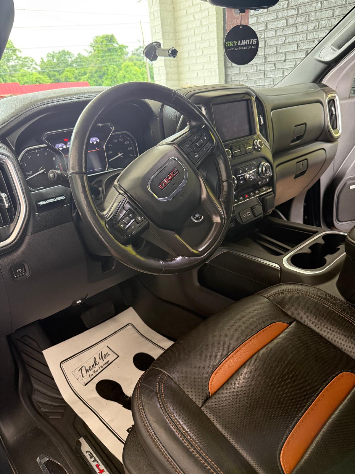 Detailed vehicle — wheels and tires